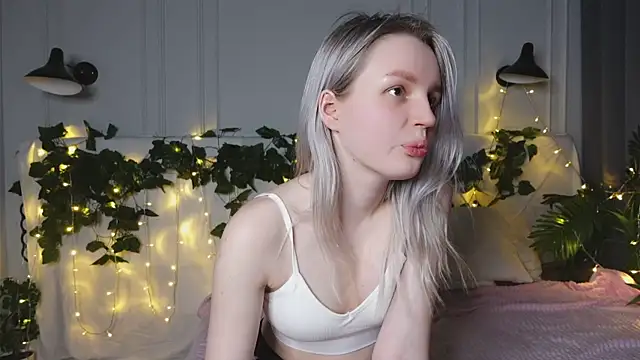 Snapshot of Beatrica_Klein chatting on March 14, 5:57 pm Beatrica Klein online show from March 14, 5:57 pm