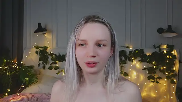 Snapshot of Beatrica_Klein chatting on March 22, 2:03 pm Beatrica Klein online show from March 22, 2:03 pm