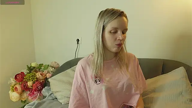 Beatrica Klein online show from November 17, 4:13 pm