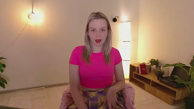 Beatrica Klein online show from March 27, 3:45 pm