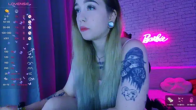 Snapshot of -Stacyy- chatting on October 11, 5:17 am -Stacyy- online show from October 11, 5:17 am