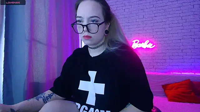 Snapshot of -Stacyy- chatting on October 25, 5:04 am -Stacyy- online show from October 25, 5:04 am