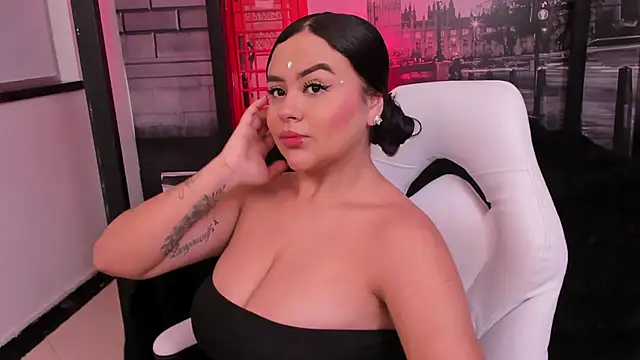 Snapshot of katia_bigboobs1 chatting on February 17, 4:24 pm katia bigboobs1 online show from February 17, 4:24 pm