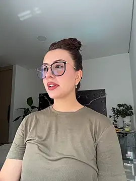 Snapshot of EmaSaenz chatting on February 18, 6:04 pm EmaSaenz online show from February 18, 6:04 pm