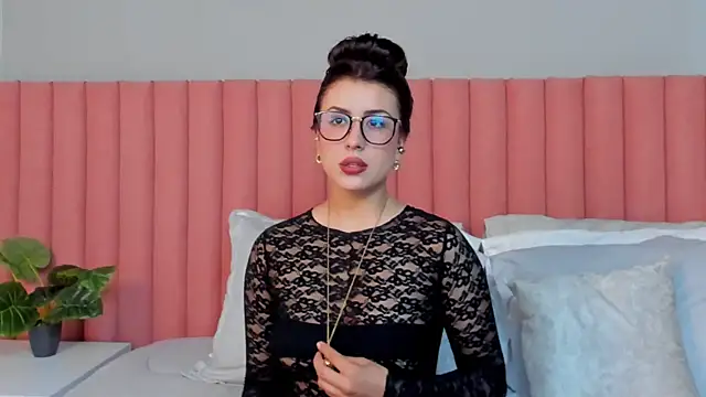 Snapshot of EmaSaenz chatting on March 20, 6:57 pm EmaSaenz online show from March 20, 6:57 pm