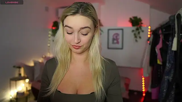 Alexis   Texas online show from December 3, 7:22 pm