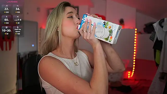 Alexis   Texas online show from March 9, 10:08 pm