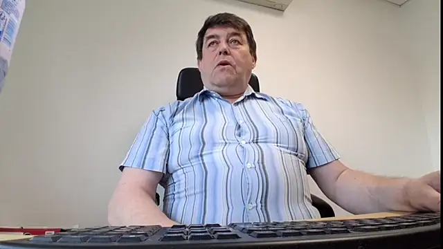 Snapshot of sympatrique chatting on June 8, 8:04 am sympatrique online show from June 8, 8:04 am