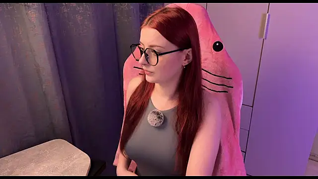 RozieRose online show from October 12, 4:55 am