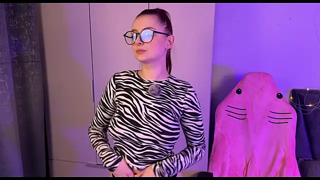 RozieRose online show from October 14, 5:19 am