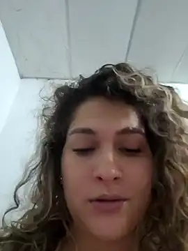 Snapshot of Sara_smiiith211 chatting on December 1, 9:37 pm Sara smiiith211 online show from December 1, 9:37 pm