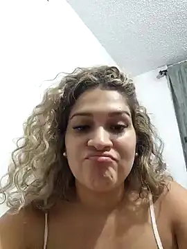 Snapshot of Sara_smiiith211 chatting on January 20, 1:18 am Sara smiiith211 online show from January 20, 1:18 am