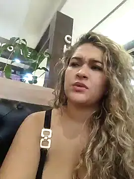 Snapshot of Sara_smiiith211 chatting on January 26, 7:09 pm Sara smiiith211 online show from January 26, 7:09 pm