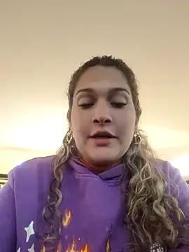 Snapshot of Sara_smiiith211 chatting on February 11, 12:59 am Sara smiiith211 online show from February 11, 12:59 am