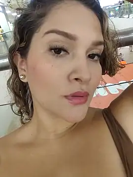 Snapshot of Sara_smiiith211 chatting on March 4, 10:49 pm Sara smiiith211 online show from March 4, 10:49 pm