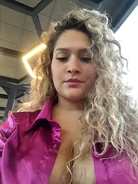 Snapshot of Sara_smiiith211 chatting on March 9, 2:07 am Sara smiiith211 online show from March 9, 2:07 am