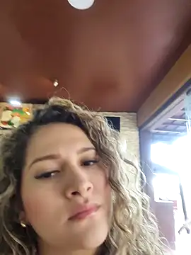 Snapshot of Sara_smiiith211 chatting on March 12, 10:07 pm Sara smiiith211 online show from March 12, 10:07 pm