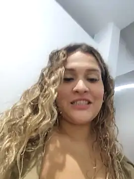 Snapshot of Sara_smiiith211 chatting on March 14, 1:48 am Sara smiiith211 online show from March 14, 1:48 am