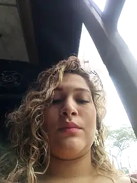 Snapshot of Sara_smiiith211 chatting on March 15, 4:54 pm Sara smiiith211 online show from March 15, 4:54 pm