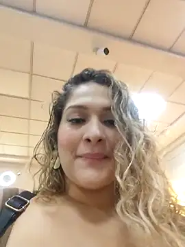 Snapshot of Sara_smiiith211 chatting on March 16, 12:45 am Sara smiiith211 online show from March 16, 12:45 am
