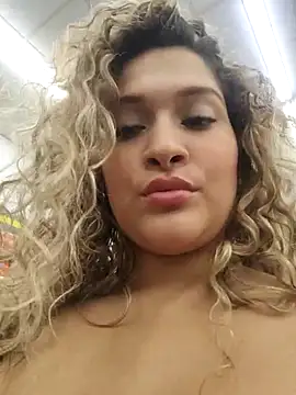 Snapshot of Sara_smiiith211 chatting on March 16, 7:27 pm Sara smiiith211 online show from March 16, 7:27 pm