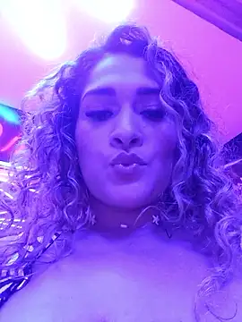 Snapshot of Sara_smiiith211 chatting on September 21, 2:35 am Sara smiiith211 online show from September 21, 2:35 am