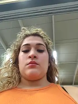 Sara smiiith211 online show from December 15, 10:58 pm