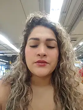 Snapshot of Sara_smiiith211 chatting on April 13, 5:40 pm Sara smiiith211 online show from April 13, 5:40 pm