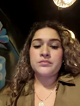 Snapshot of Sara_smiiith211 chatting on April 28, 2:27 am Sara smiiith211 online show from April 28, 2:27 am