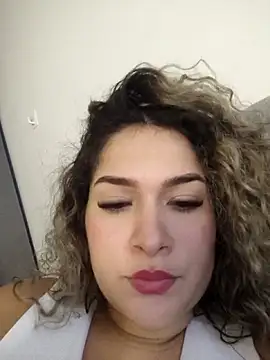 Snapshot of Sara_smiiith211 chatting on May 19, 1:56 am Sara smiiith211 online show from May 19, 1:56 am