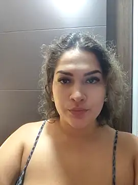 Snapshot of Sara_smiiith211 chatting on June 13, 12:08 am Sara smiiith211 online show from June 13, 12:08 am