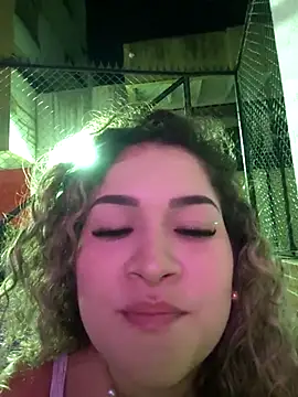 Snapshot of Sara_smiiith211 chatting on June 16, 1:19 am Sara smiiith211 online show from June 16, 1:19 am