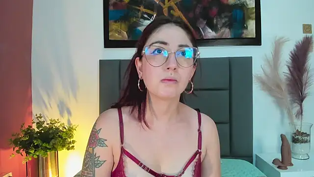 Emilywatsonn online show from September 16, 12:22 am