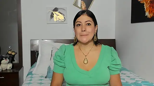 Snapshot of EmilyPeytonn chatting on January 29, 10:58 am EmilyPeytonn online show from January 29, 10:58 am