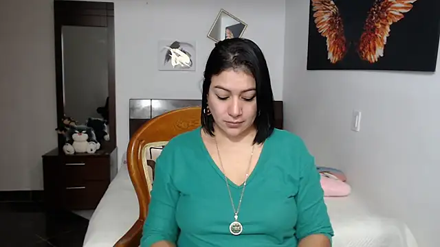 Snapshot of EmilyPeytonn chatting on March 18, 1:53 pm EmilyPeytonn online show from March 18, 1:53 pm