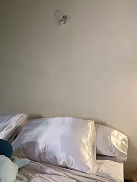 Amelia Rouse online show from October 18, 7:58 pm