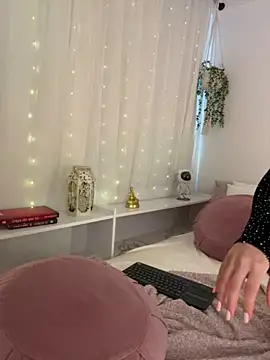 Amelia Rouse online show from June 26, 8:46 pm