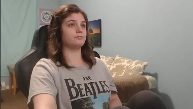 Snapshot of TreeJeanne chatting on December 15, 3:31 pm TreeJeanne online show from December 15, 3:31 pm