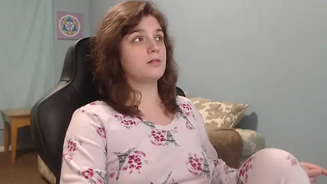 Snapshot of TreeJeanne chatting on December 31, 2:51 am TreeJeanne online show from December 31, 2:51 am