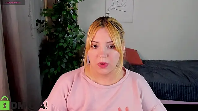 Stacy Luv online show from December 5, 9:07 am