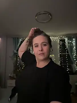 Snapshot of sylviahhh chatting on March 29, 5:40 am sylviahhh online show from March 29, 5:40 am