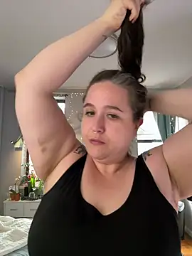 Snapshot of sylviahhh chatting on April 1, 9:34 pm sylviahhh online show from April 1, 9:34 pm