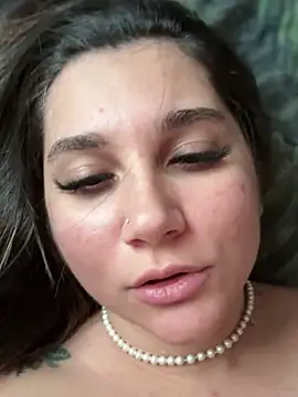 Snapshot of babyyboomm chatting on February 14, 7:38 am babyyboomm online show from February 14, 7:38 am