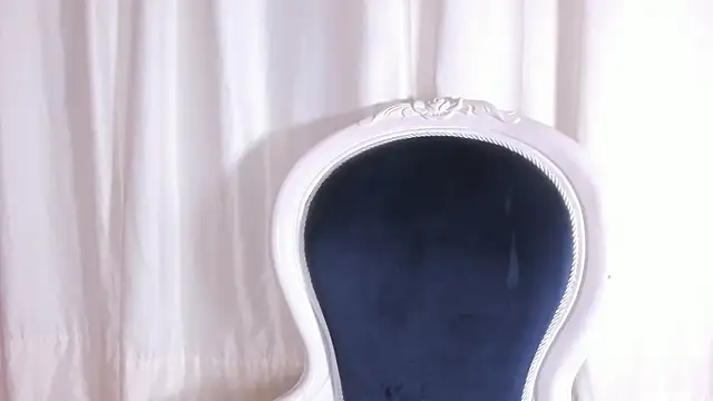 Snapshot of _Emma_Valka chatting on December 12, 12:05 am  Emma Valka online show from December 12, 12:05 am