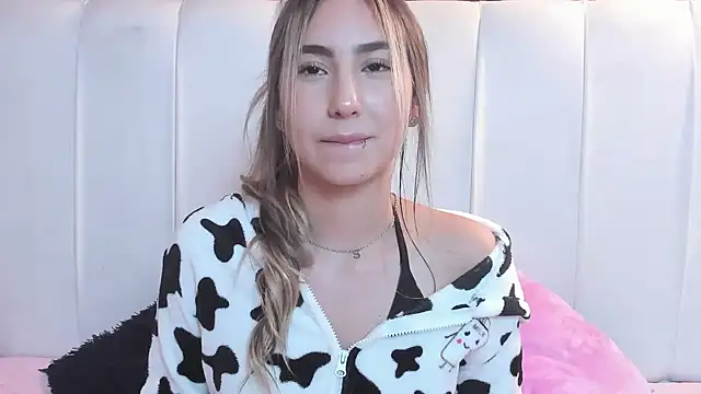 Snapshot of _Emma_Valka chatting on March 8, 12:00 am  Emma Valka online show from March 8, 12:00 am