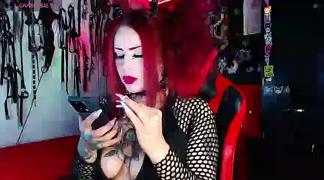 Snapshot of jannaink_ chatting on January 7, 11:24 pm jannaink online show from January 7, 11:24 pm