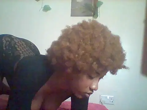 Queeen model online show from March 17, 9:29 pm