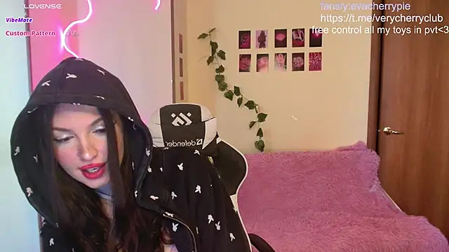 Snapshot of cherry_crushhh chatting on January 21, 8:30 am cherry crushhh online show from January 21, 8:30 am