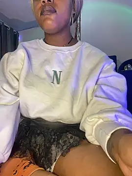 Snapshot of Cherrytowild chatting on October 8, 7:28 am Cherrytowild online show from October 8, 7:28 am