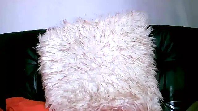 Bustypillows online show from February 26, 1:19 pm